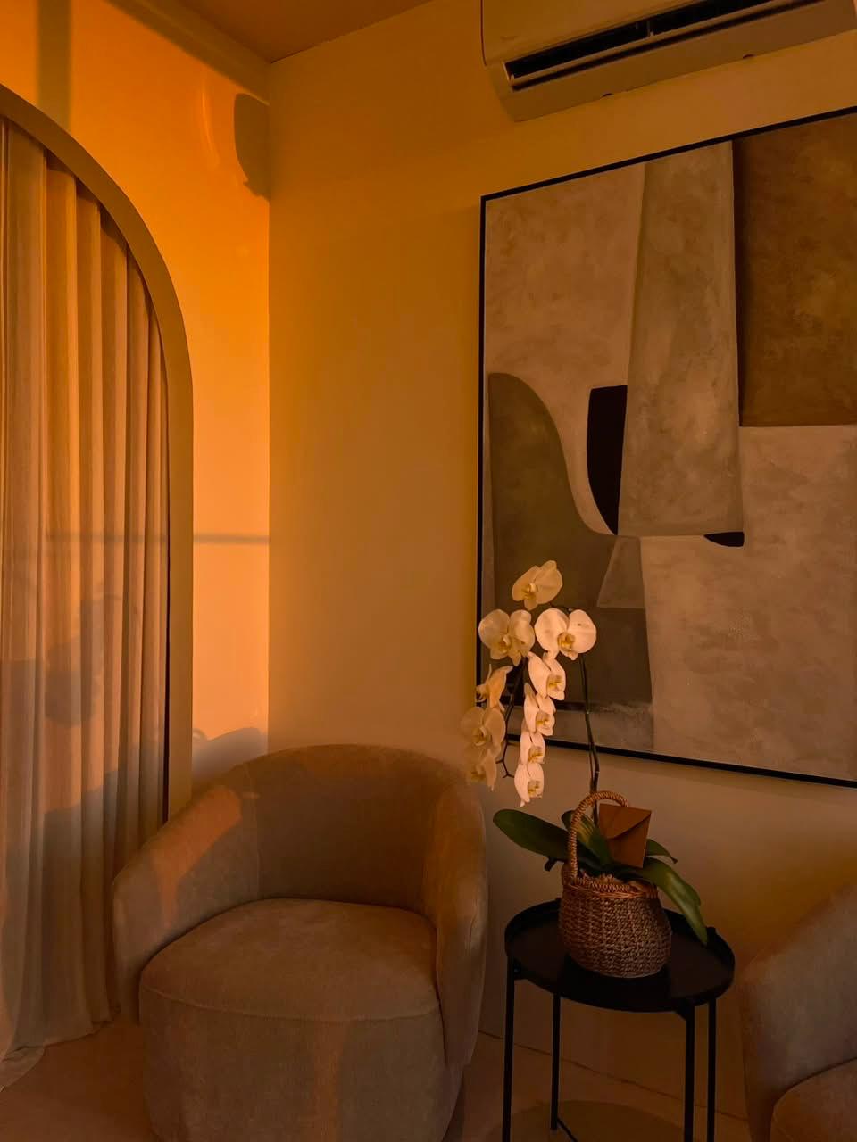 Warm lounge area at Hello Lash Lifting Bali